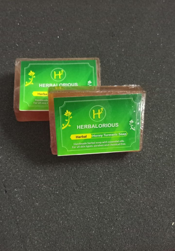  Honey Turmeric Soap / Handmade Honey Turmeric Soap / Natural Clear Glycerine /  Honey and Turmeric Scent / SLS FREE / Handmade Beehive Wash Bar / Face Body Bar / Cleanses Pores / Improves Texture/ Treat Acne / Treat Dry Skin / Treat Psoriasis / Treats Eczema / Reduce Fark Spots / Evens Skin Tone / Diminishing Fine Lines / Remove Wrinkles / Skin Radiant / Bacteria Remover/ Reduce Pimples / (pack of 1pc.)